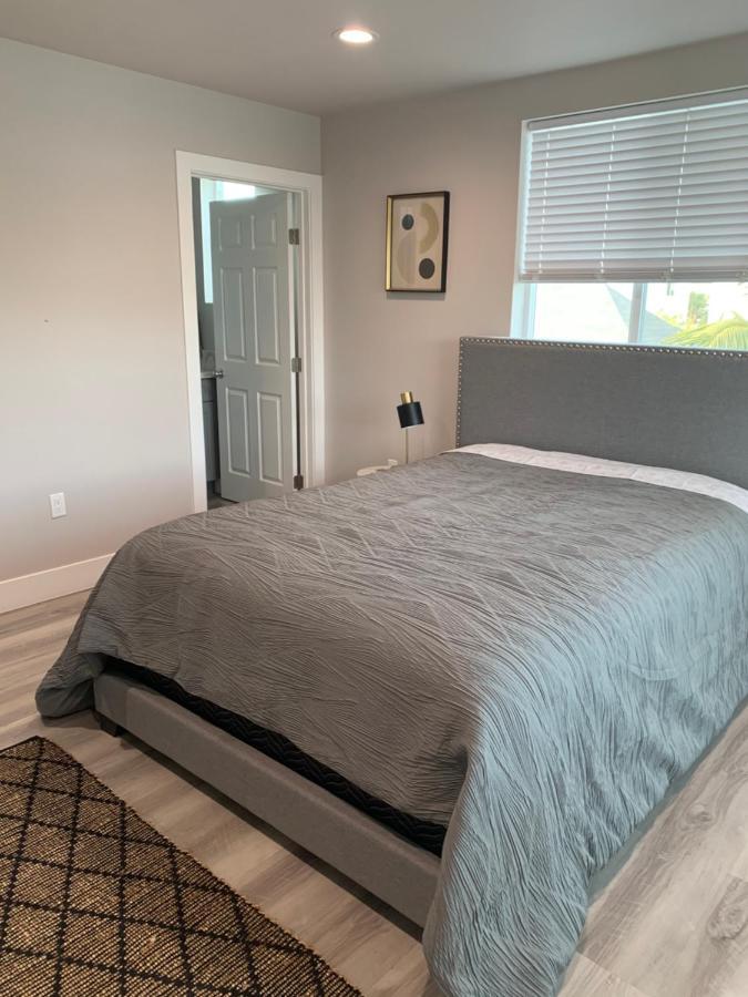 Private Room In New Appartment With Full Bath Los Angeles Exterior photo