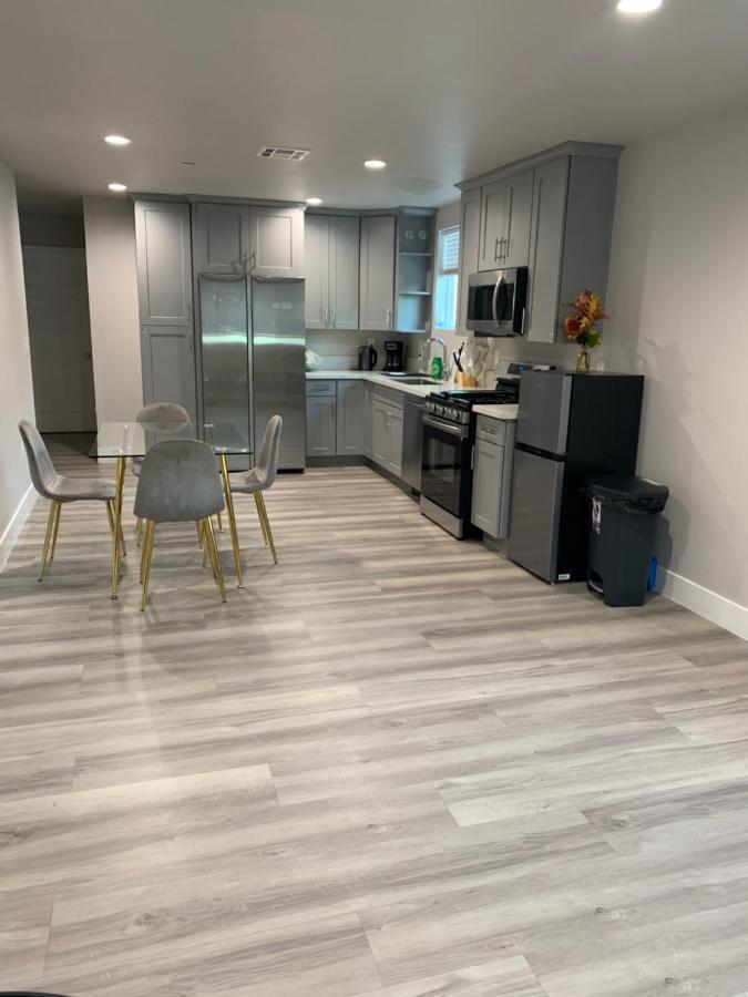 Private Room In New Appartment With Full Bath Los Angeles Exterior photo