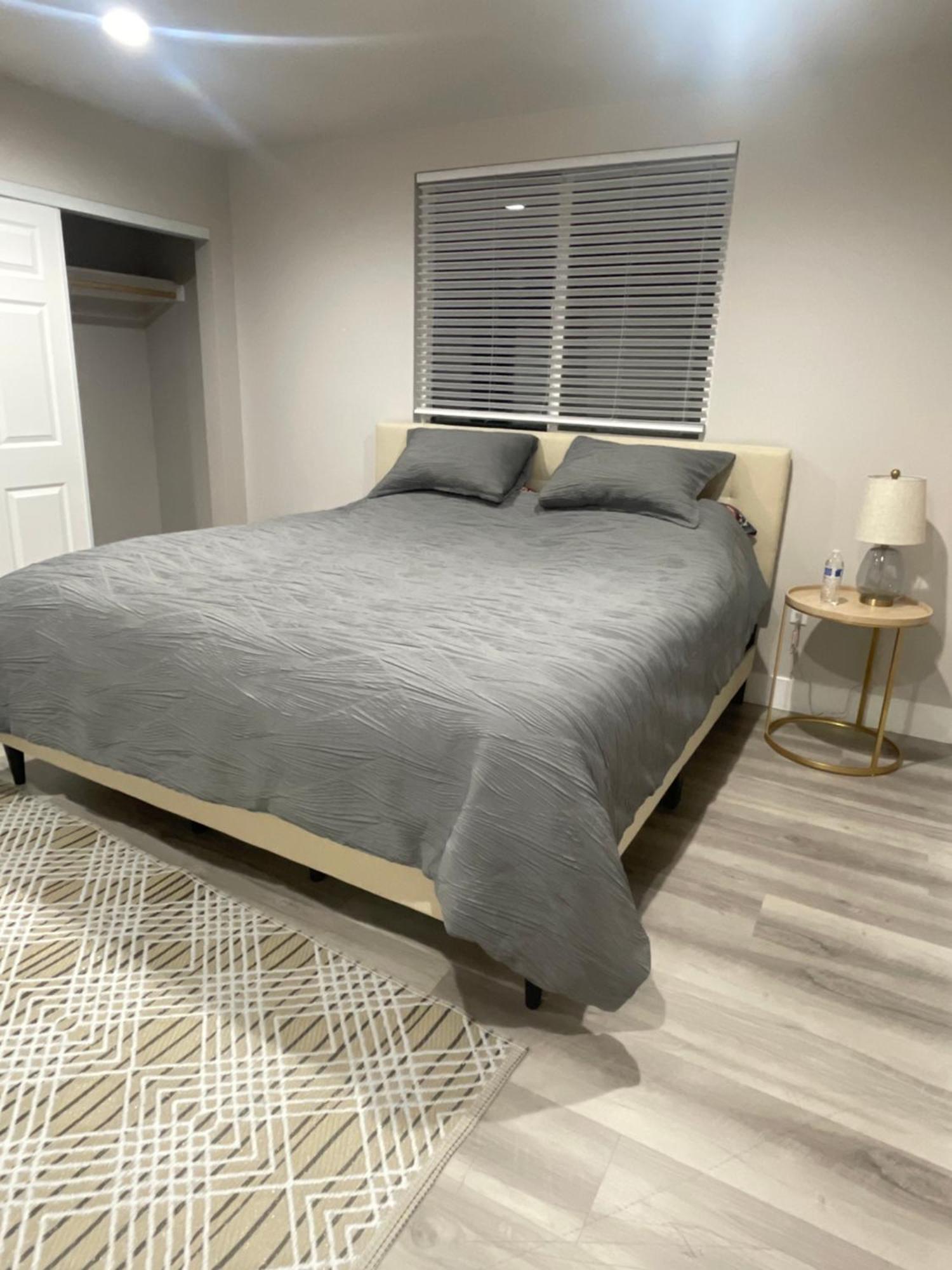 Private Room In New Appartment With Full Bath Los Angeles Exterior photo